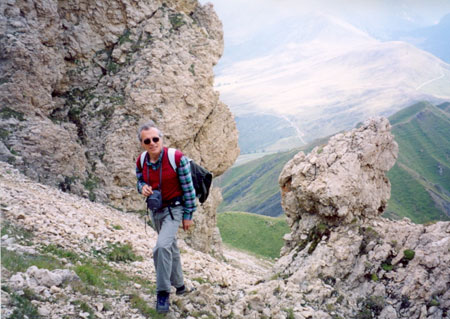 Francesco Marchioro tra rocce e verde